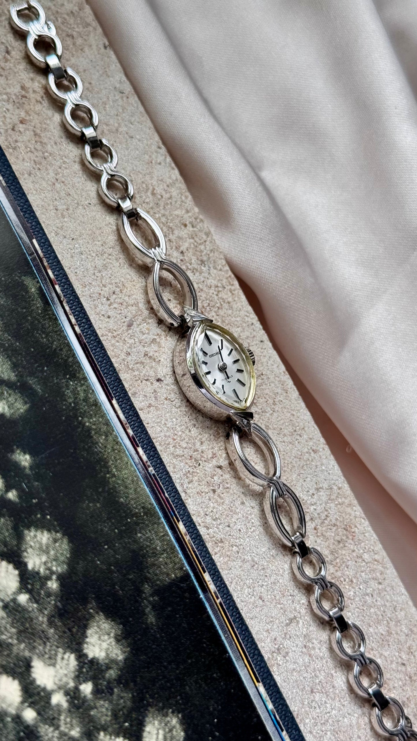 Seiko 1960s manual vintage watch - white gold plated