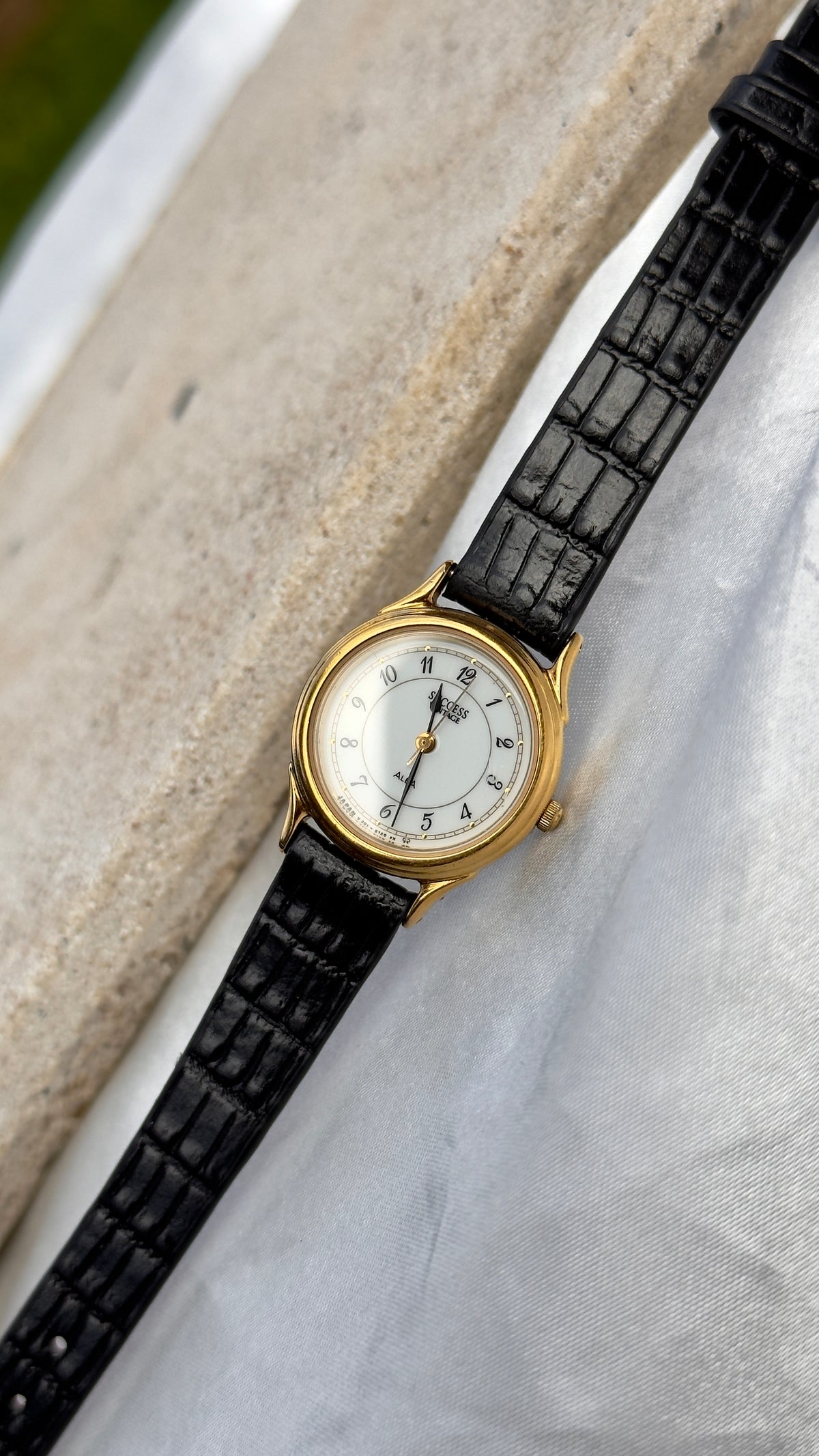 Vintage Seiko Alba Women's Watch 1998 - Near Mint Condition