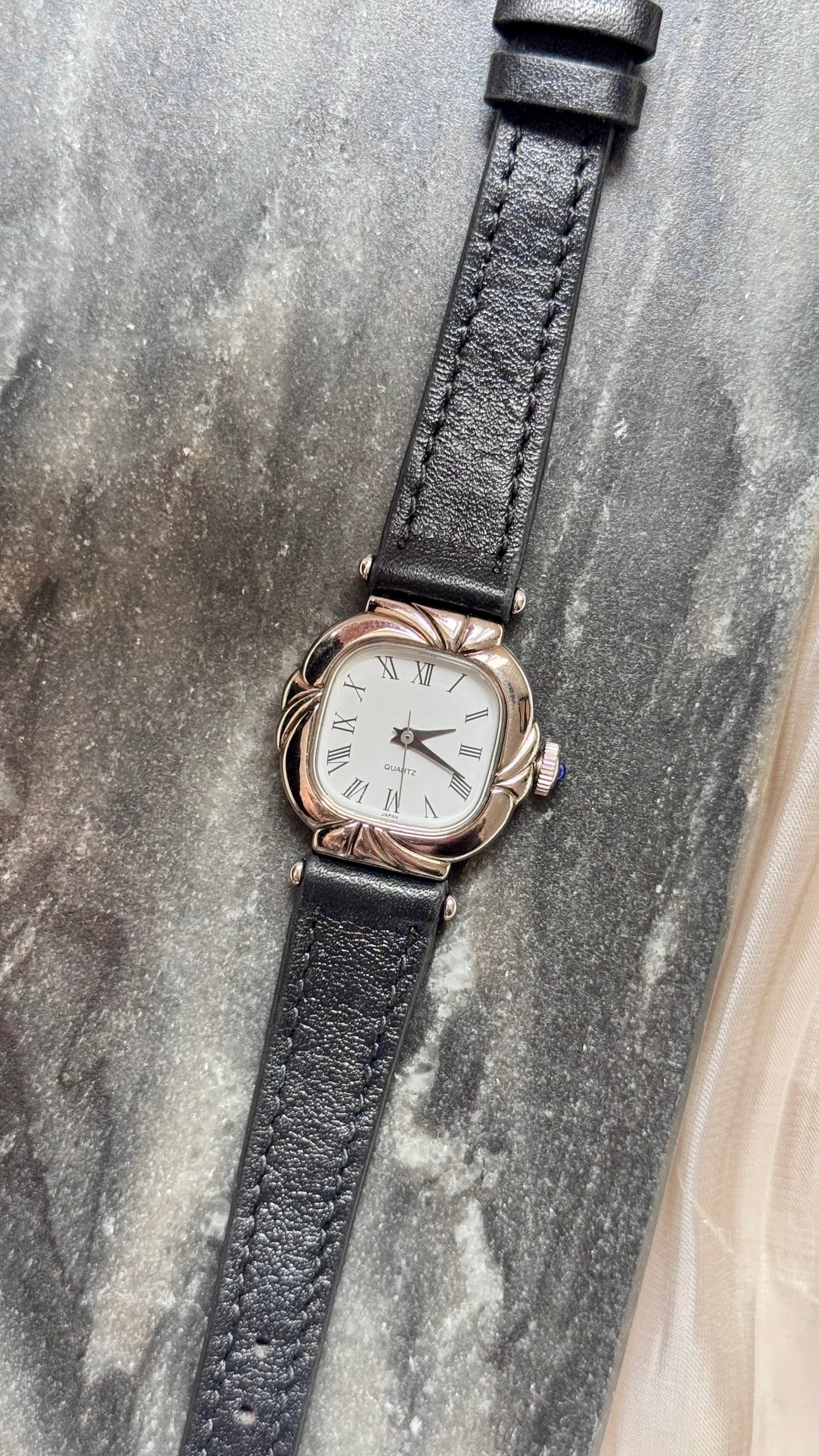 Noevir vintage watch 1990s