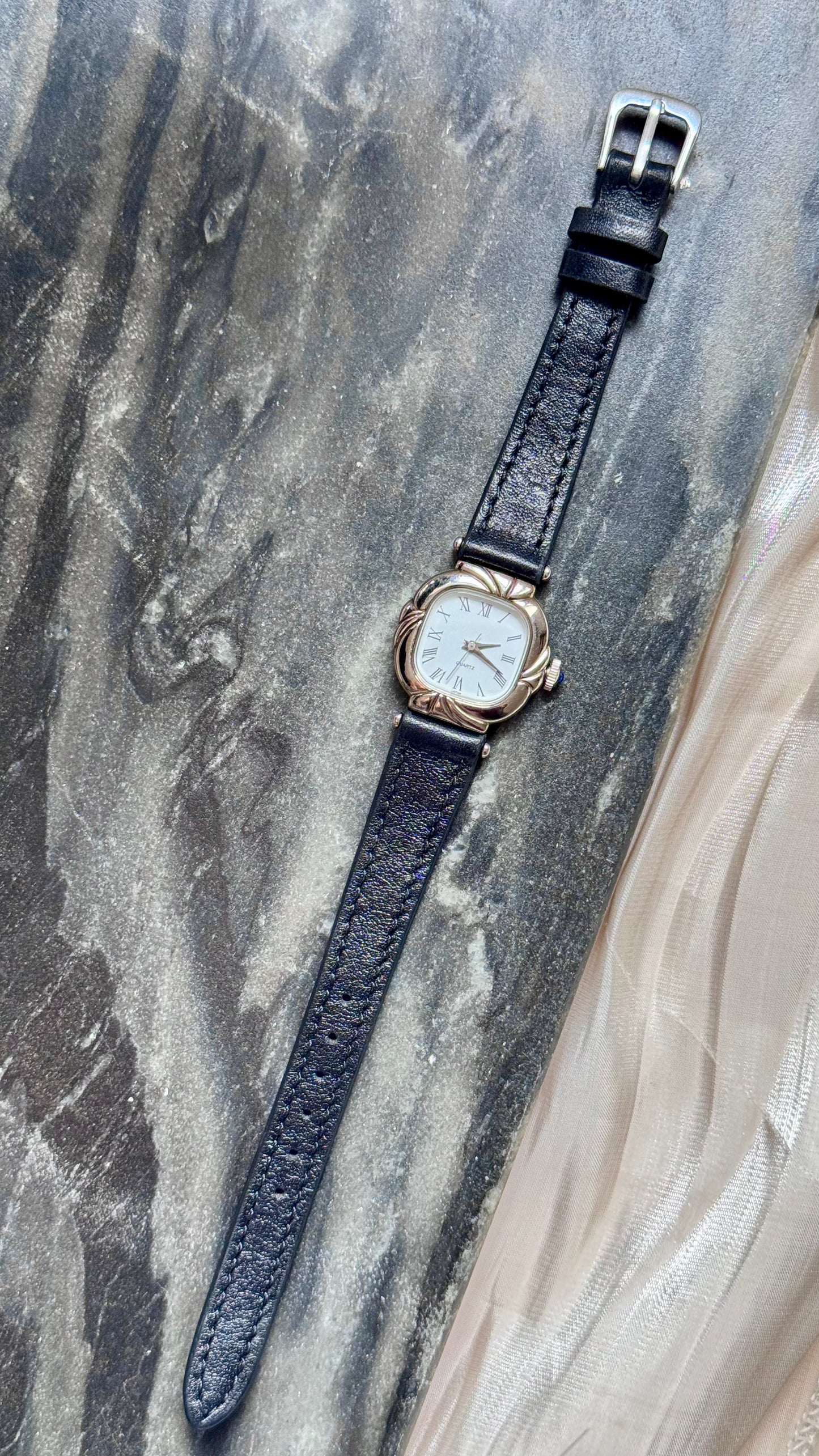 Noevir vintage watch 1990s