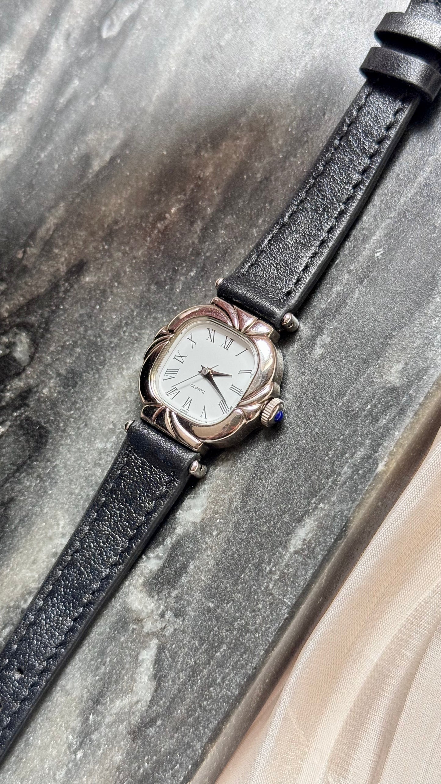 Noevir vintage watch 1990s
