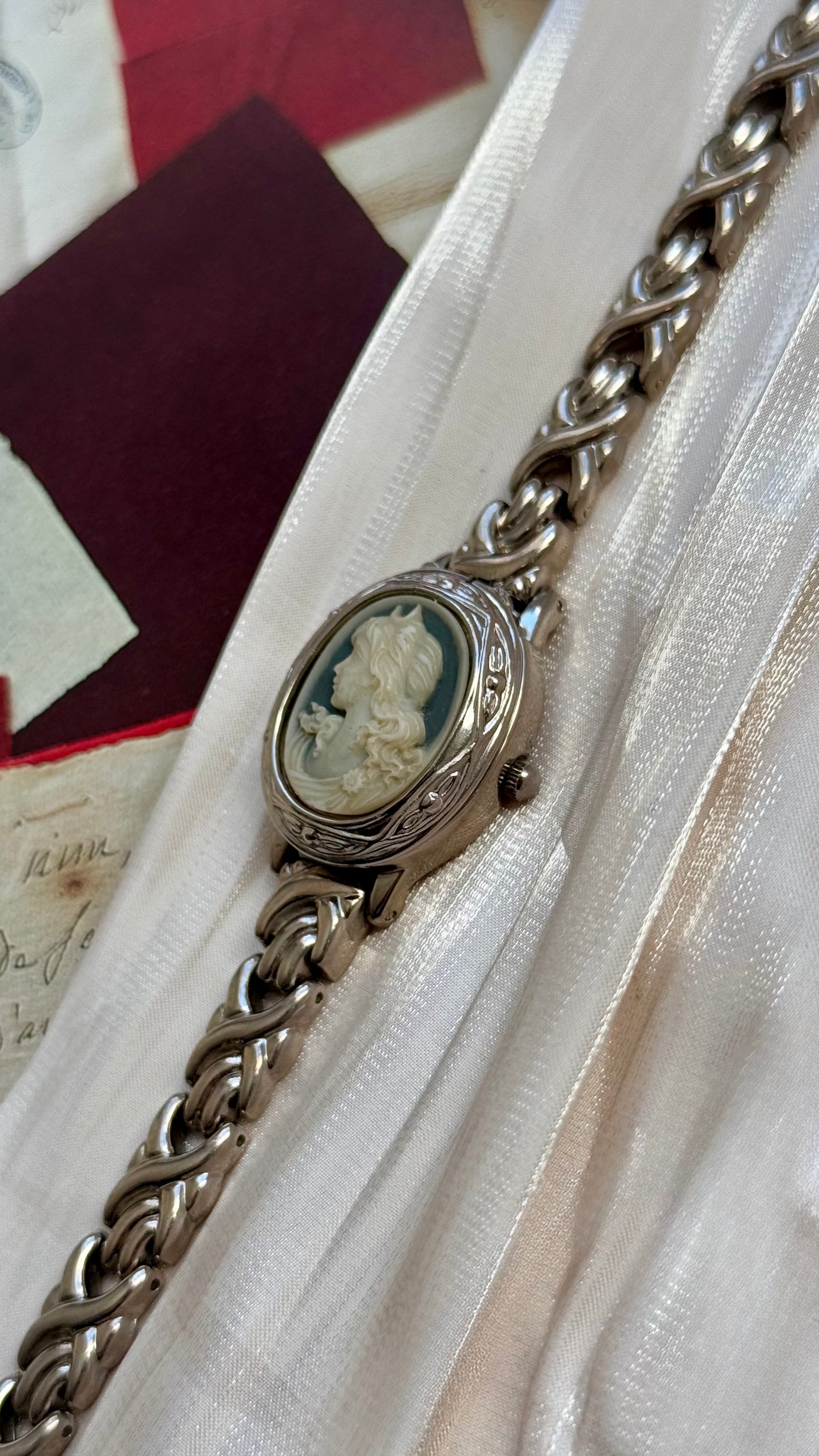 Valentino Michelle Cameo Peekaboo vintage ladies watch