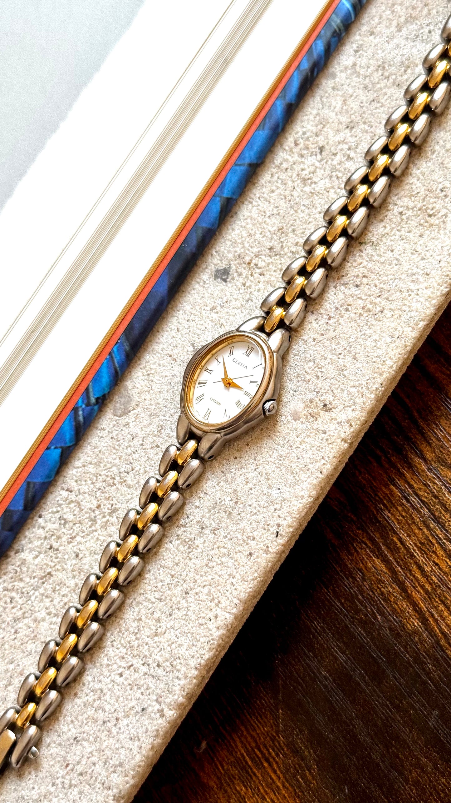 Citizen Cletia 1990s Vintage watch - Oval dial
