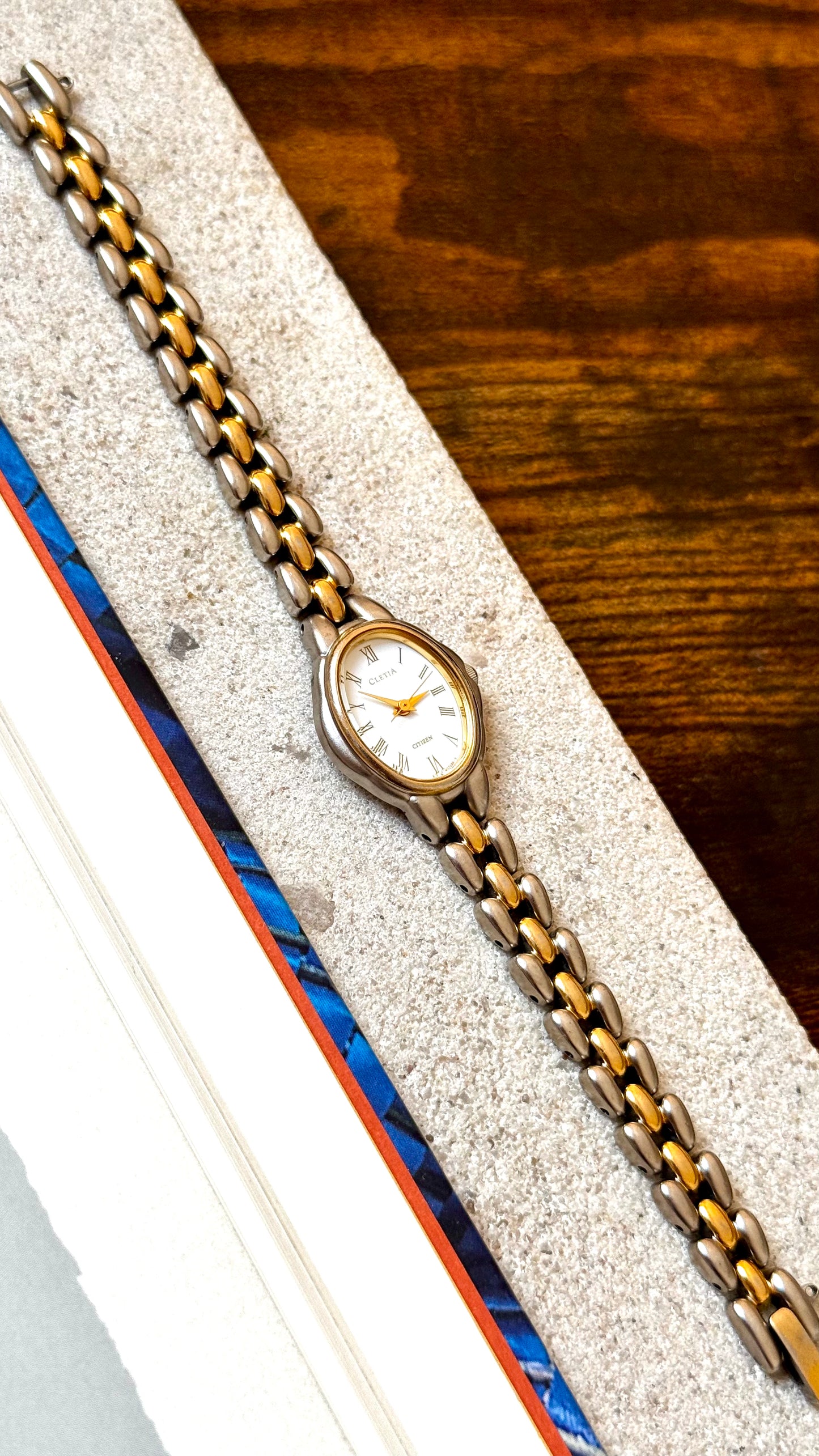 Citizen Cletia 1990s Vintage watch - Oval dial