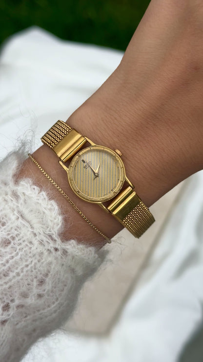 Seiko Vintage Watch 1985 - stretch band