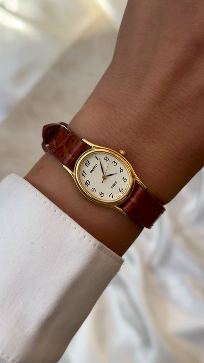 Seiko Vintage Watch 1994 - Oval face, gold-plated, handmade leather