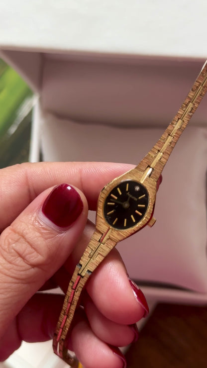Classic Accurist Vintage Watch - Gold Plated