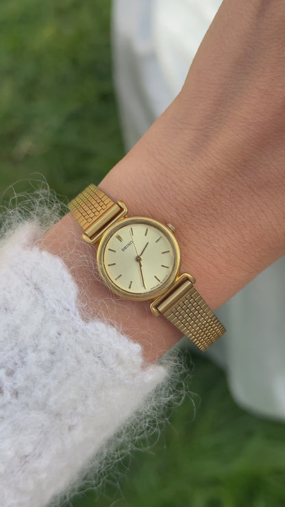 Near Mint Conditiion Seiko Mesh Bracelet Vintage Watch 1992 - Champagne Dial